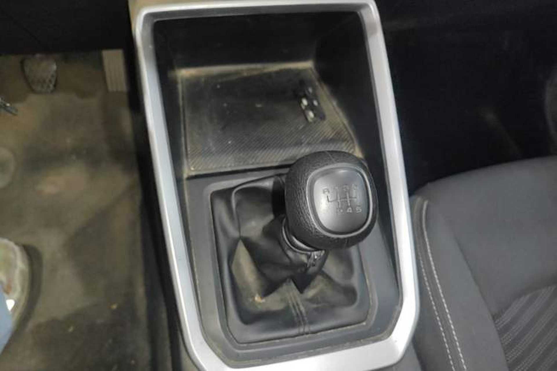 Used Wuling Alvez 2022 1.5L Manual Free-Style Model Gear Lever