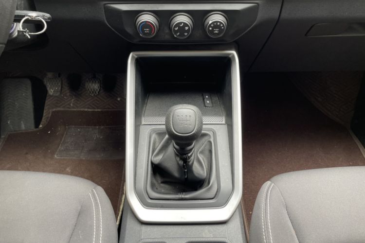 Used Wuling Alvez 2022 1.5L Manual Free-Style Model Gear Lever