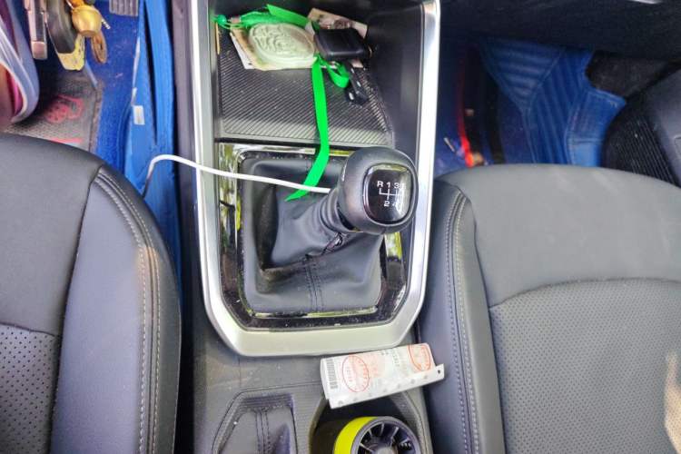 Used Wuling Alvez 2022 1.5L Manual Comfort Version Gear Lever