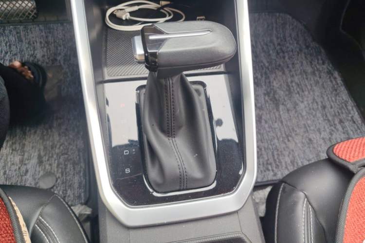 Used Wuling Alvez 2022 1.5L CVT Comfort Edition Gear Lever