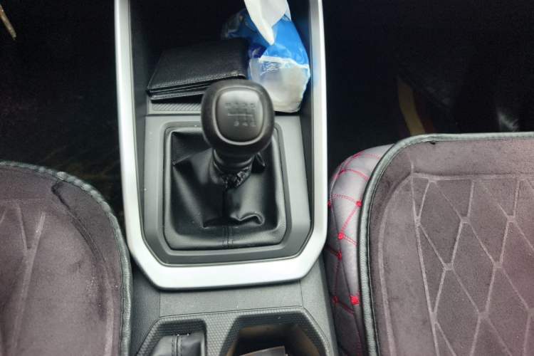 Used Wuling Alvez 2022 1.5L Manual Free-Style Model Gear Lever