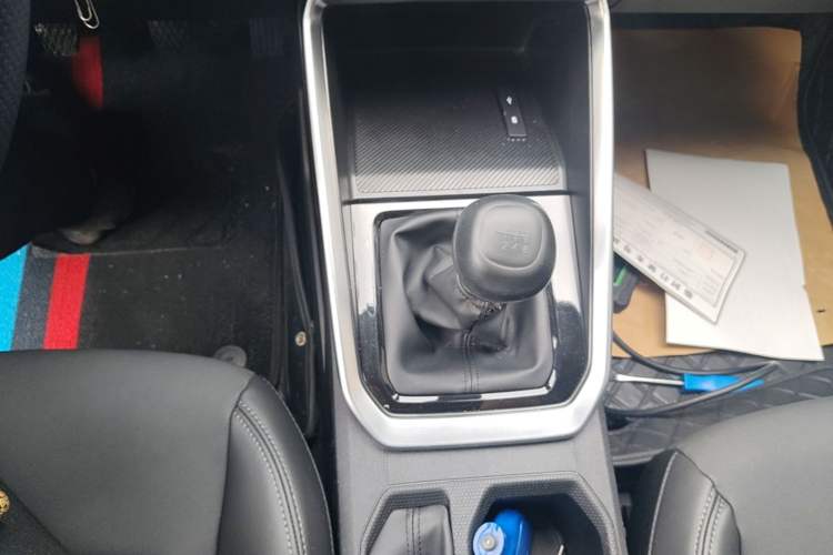 Used Wuling Alvez 2022 1.5L Manual Comfort Version Gear Lever