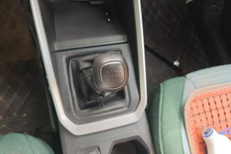 Used Wuling Alvez 2022 1.5L Manual Free-Style Model Gear Lever