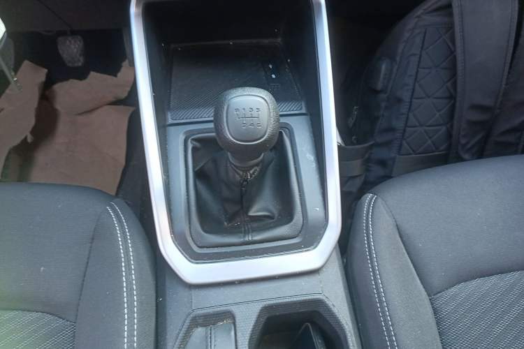 Used Wuling Alvez 2022 1.5L Manual Free-Style Model Gear Lever
