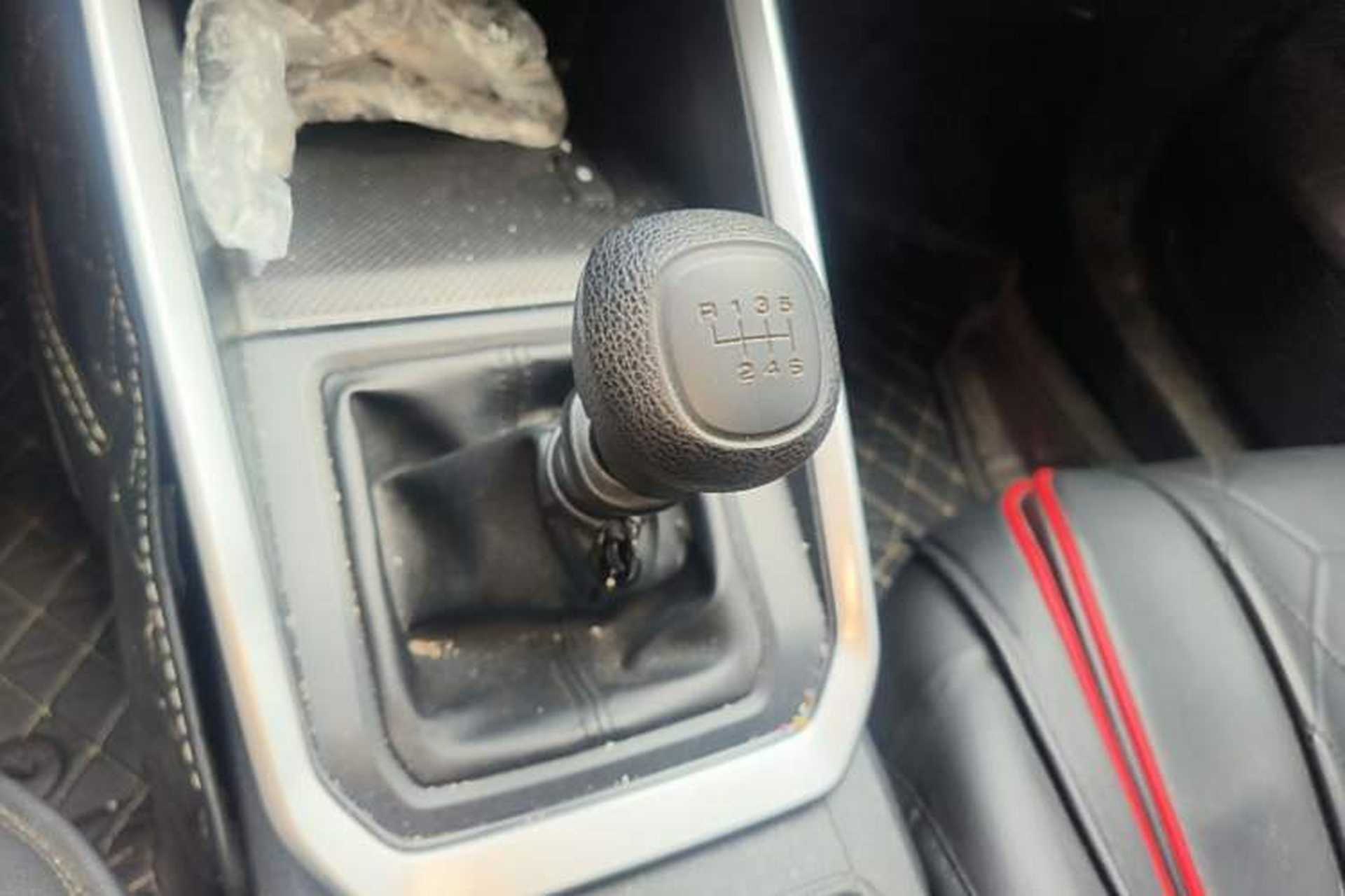 Used Wuling Alvez 2022 1.5L Manual Free-Style Model Gear Lever
