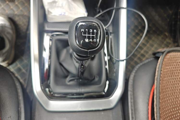 Used Wuling Alvez 2022 1.5L Manual Comfort Version Gear Lever