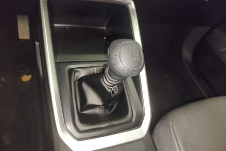 Used Wuling Alvez 2022 1.5L Manual Free-Style Model Gear Lever