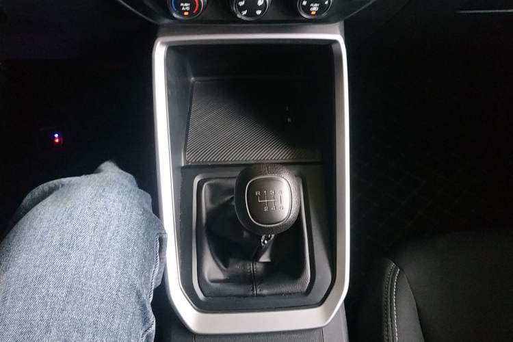 Used Wuling Alvez 2022 1.5L Manual Free-Style Model Gear Lever