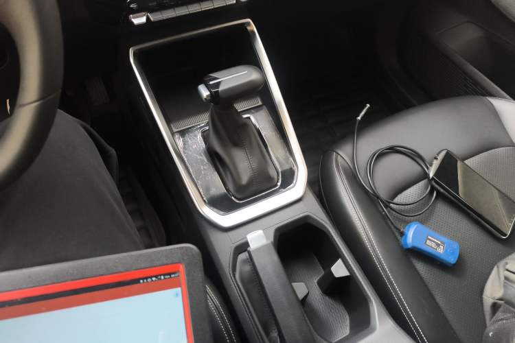 Used Wuling Alvez 2022 1.5L CVT Comfort Edition Gear Lever