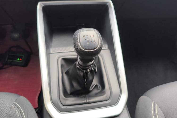 Used Wuling Alvez 2022 1.5L Manual Free-Style Model Gear Lever