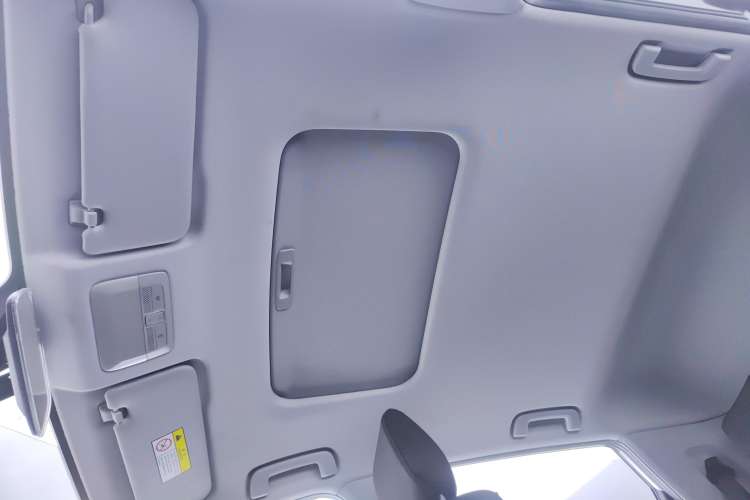 Used Wuling Alvez 2022 1.5L CVT Comfort Edition Headliner
