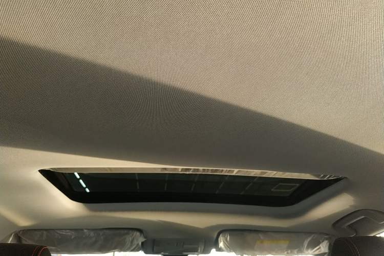 Used Wuling Alvez 2022 1.5T CVT Trendy & Cool Edition Headliner