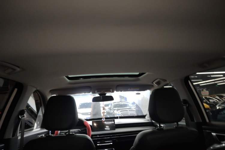 Used Wuling Alvez 2022 1.5L Manual Comfort Version Headliner