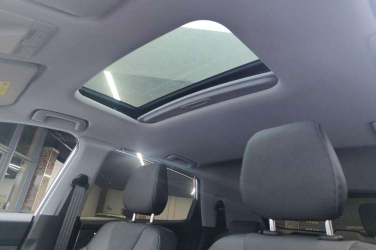 Used Wuling Alvez 2022 1.5L Manual Comfort Version Headliner