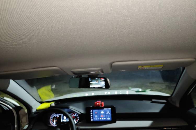 Used Wuling Alvez 2022 1.5L CVT Comfort Edition Headliner