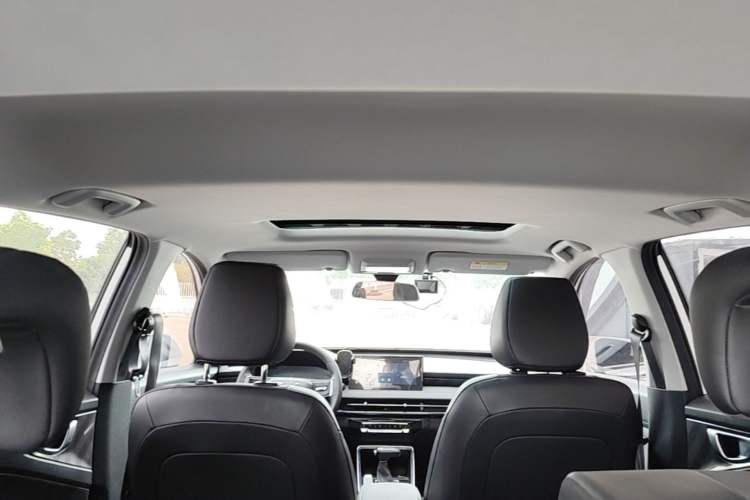Used Wuling Alvez 2022 1.5L CVT Comfort Edition Headliner