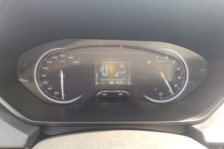Used Wuling Alvez 2022 1.5L Manual Free-Style Model Instrument Cluster
