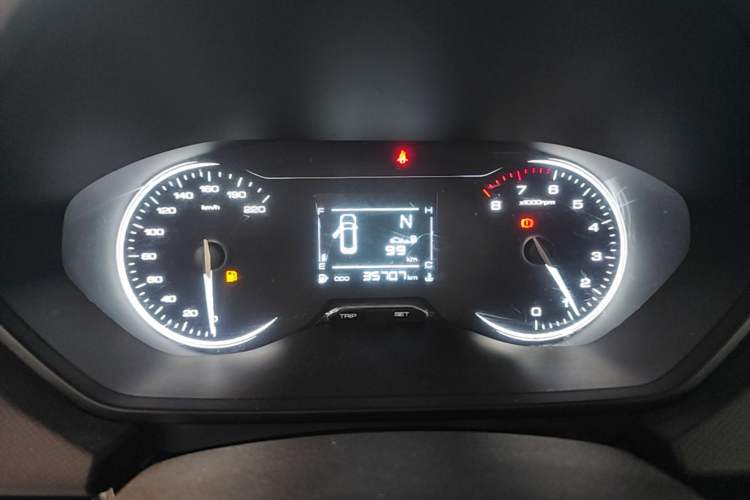 Used Wuling Alvez 2022 1.5L Manual Free-Style Model Instrument Cluster