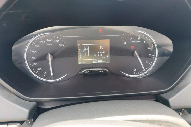 Used Wuling Alvez 2022 1.5L Manual Free-Style Model Instrument Cluster