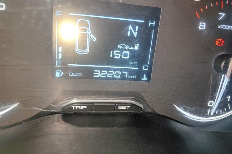 Used Wuling Alvez 2022 1.5L Manual Free-Style Model Instrument Cluster