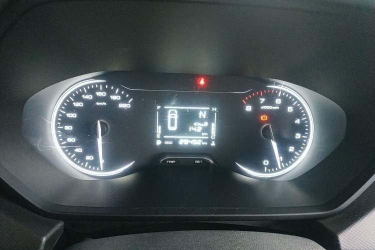 Used Wuling Alvez 2022 1.5L Manual Free-Style Model Instrument Cluster