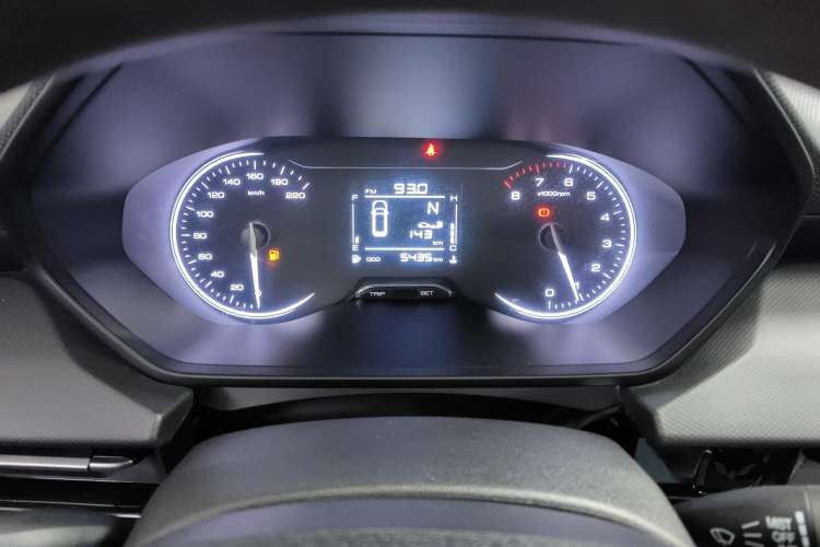 Used Wuling Alvez 2022 1.5L Manual Free-Style Model Instrument Cluster