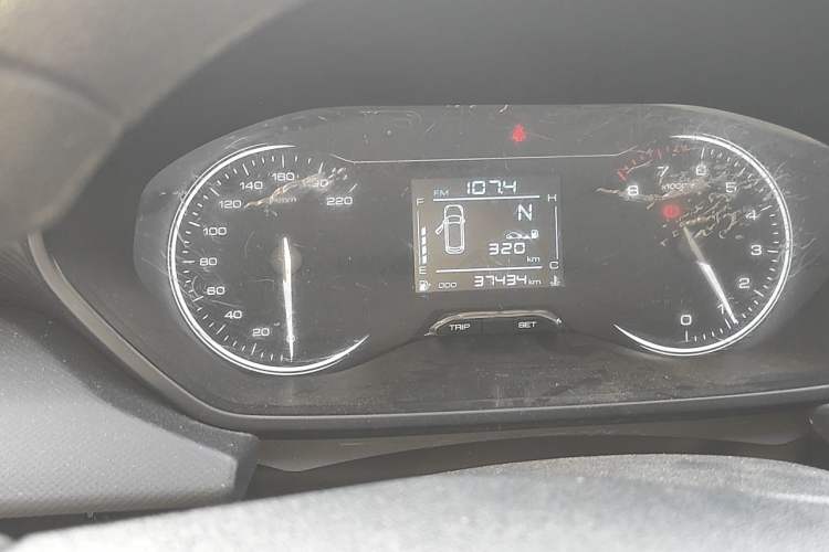 Used Wuling Alvez 2022 1.5L Manual Free-Style Model Instrument Cluster