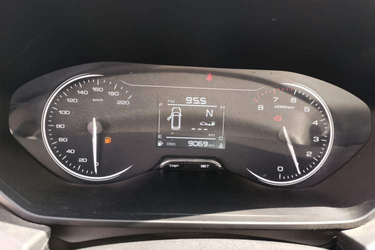 Used Wuling Alvez 2022 1.5L Manual Free-Style Model Instrument Cluster