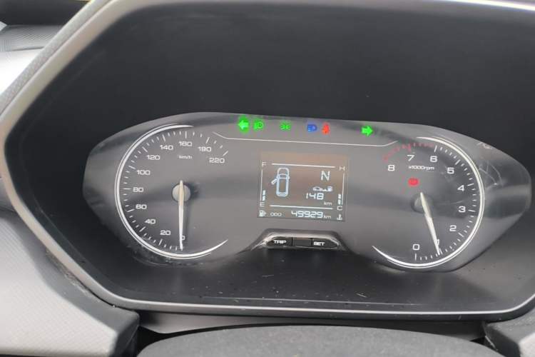 Used Wuling Alvez 2022 1.5L Manual Free-Style Model Instrument Cluster