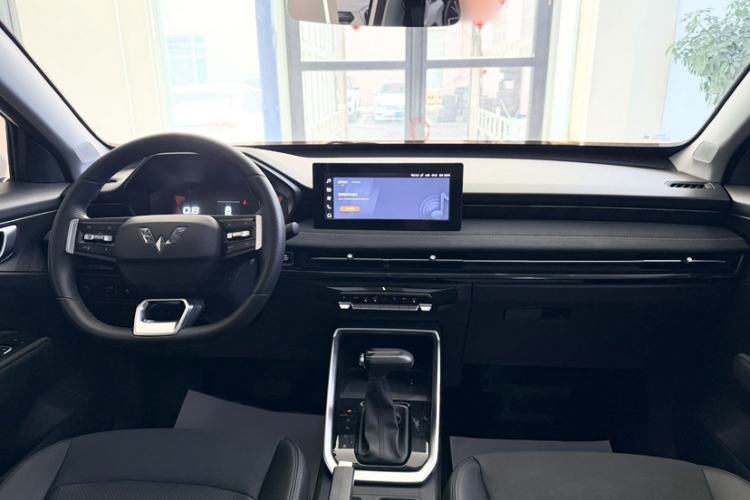 Used Wuling Alvez 2022 1.5L CVT Comfort Edition Interior 1