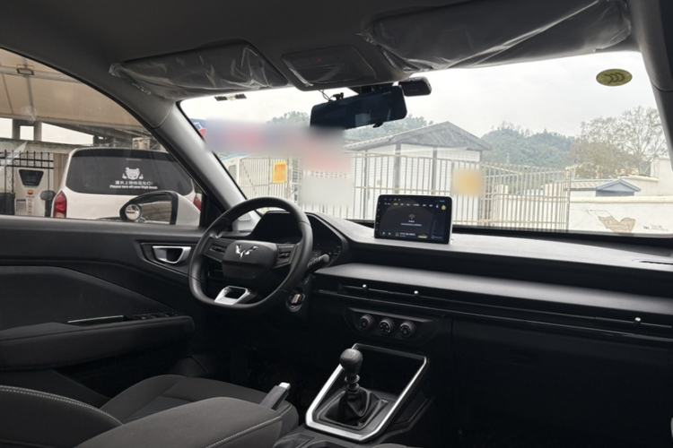 Used Wuling Alvez 2022 1.5L Manual Free-Style Model Interior 1