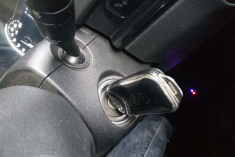 Used Wuling Alvez 2022 1.5L Manual Free-Style Model Interior 1