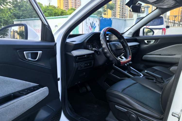 Used Wuling Alvez 2022 1.5L CVT Comfort Edition Interior 1