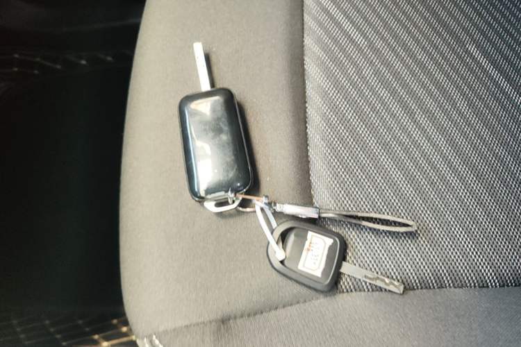Used Wuling Alvez 2022 1.5L Manual Free-Style Model Interior 1