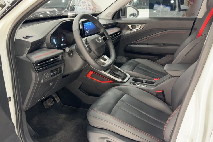 Used Wuling Alvez 2022 1.5T CVT Trendy & Cool Edition Interior 1