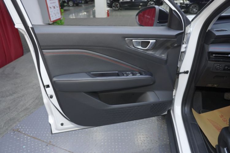 Used Wuling Alvez 2022 1.5T CVT Trendy & Cool Edition Interior 11
