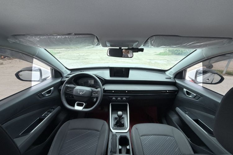 Used Wuling Alvez 2022 1.5L Manual Free-Style Model Interior 2