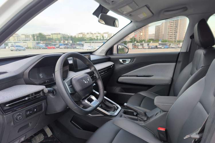 Used Wuling Alvez 2022 1.5L CVT Comfort Edition Interior 2