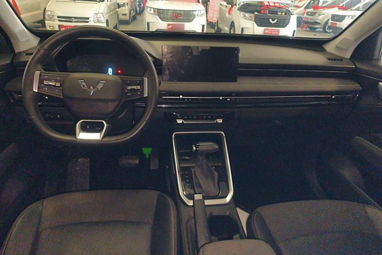 Used Wuling Alvez 2022 1.5L CVT Comfort Edition Interior 2