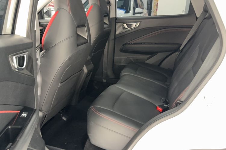 Used Wuling Alvez 2022 1.5T CVT Trendy & Cool Edition Interior 2