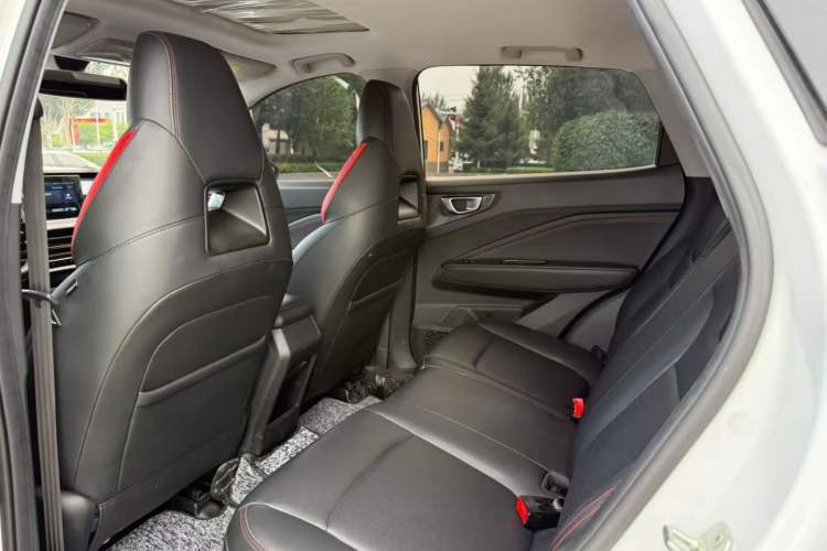 Used Wuling Alvez 2022 1.5T CVT Trendy & Cool Edition Interior 3