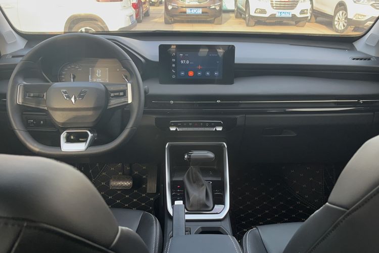 Used Wuling Alvez 2022 1.5L CVT Comfort Edition Interior 3