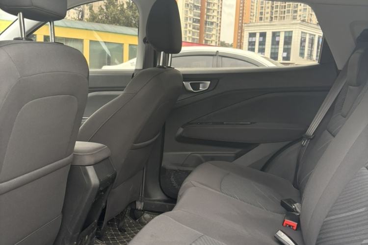 Used Wuling Alvez 2022 1.5L Manual Free-Style Model Interior 3