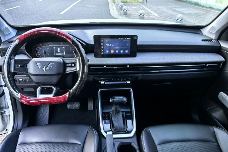 Used Wuling Alvez 2022 1.5L CVT Comfort Edition Interior 3