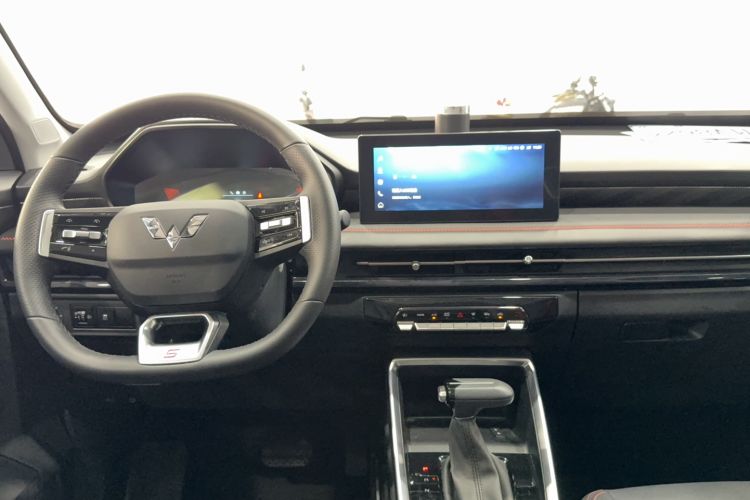 Used Wuling Alvez 2022 1.5T CVT Trendy & Cool Edition Interior 3