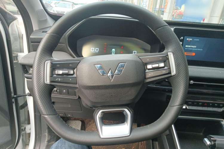 Used Wuling Alvez 2022 1.5L CVT Comfort Edition Interior 4