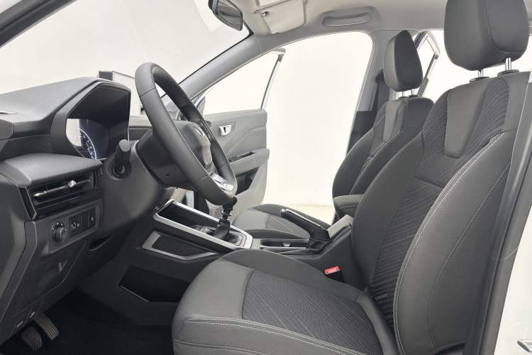 Used Wuling Alvez 2022 1.5L Manual Free-Style Model Interior 4