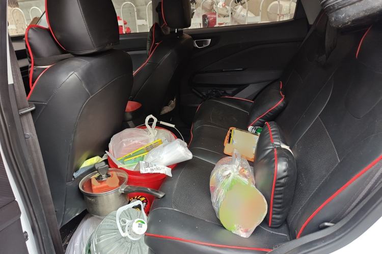 Used Wuling Alvez 2022 1.5L Manual Free-Style Model Interior 4