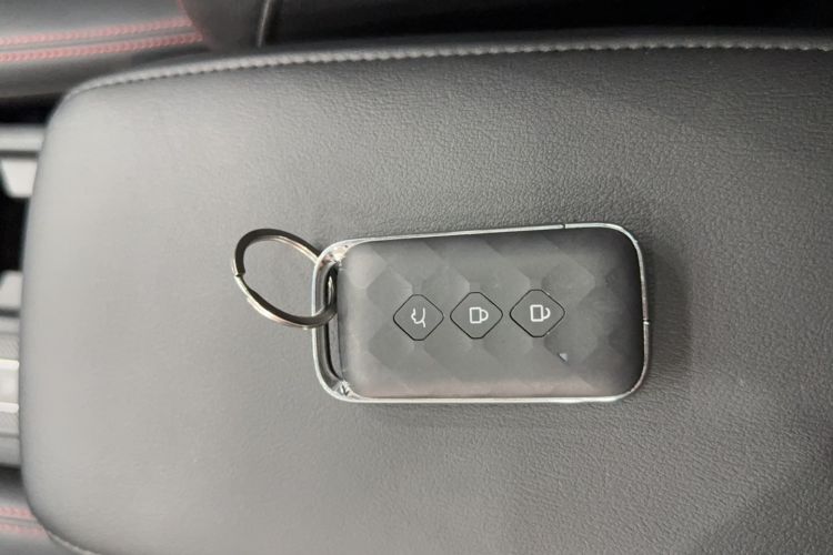 Used Wuling Alvez 2022 1.5T CVT Trendy & Cool Edition Interior 4