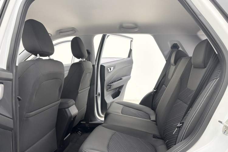 Used Wuling Alvez 2022 1.5L Manual Free-Style Model Interior 5